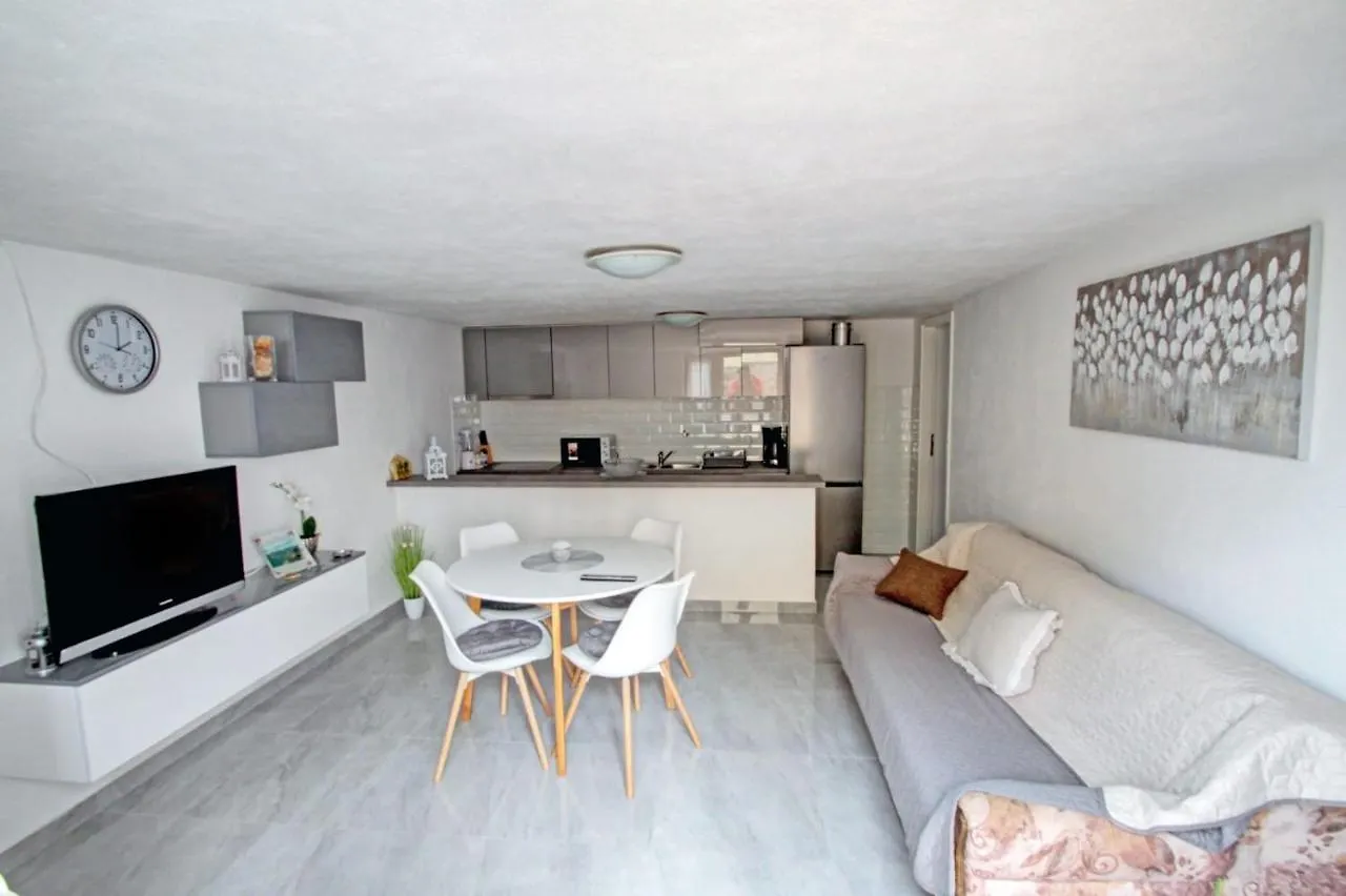 Apartments Kondric Vinjerac