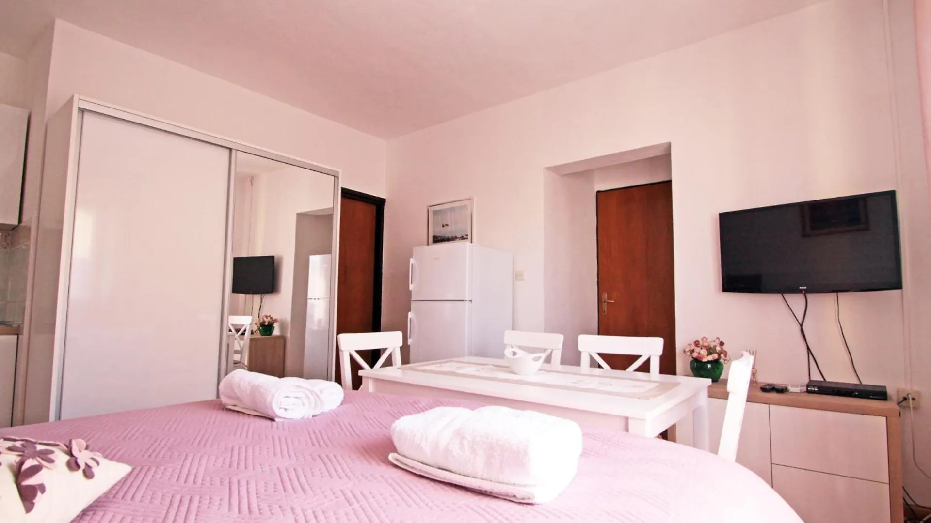 Apartments Kondric Vinjerac Croatia