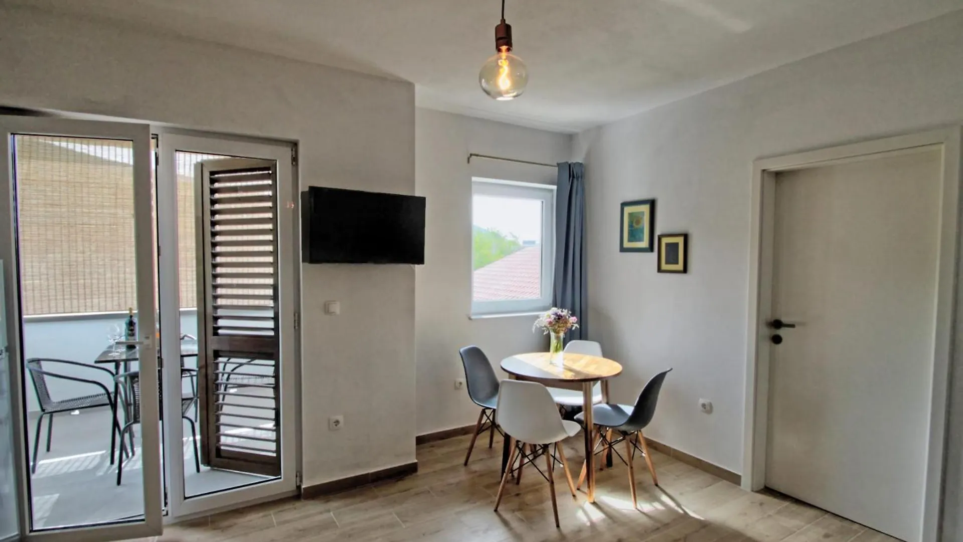 Apartments Kondric Vinjerac