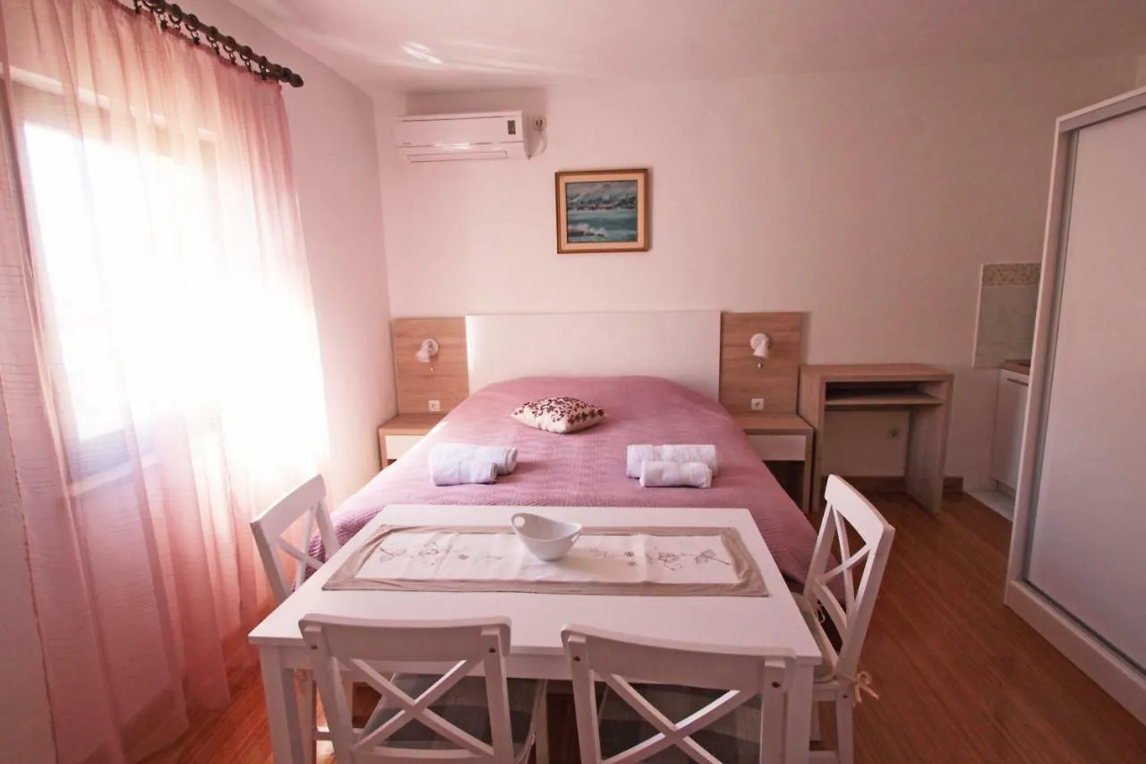 Apartments Kondric Vinjerac Croatia
